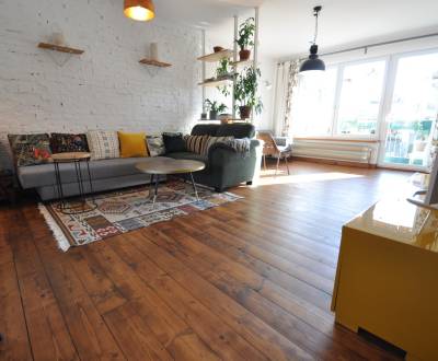 Jedinečný a priestranný 3-izbový byt s tehlovou atmosférou 97 m² 