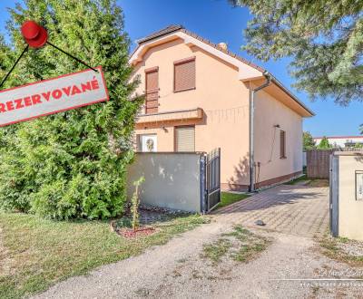  REZERVOVANÉ 5 izbový poschodový drevodom v obci Cífer