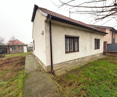 - PREDAJ - REZERVOVANE -  Rodinný dom - Ivanka pri Dunaji 