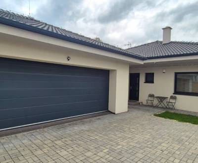 Na predaj 4 izbový RD v obci  Studienka, garáž, sauna, pozemok 719 m2