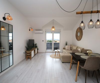 Vodice – novo zrekonštruovaný dvojspálňový apartmán s výhľadom na more