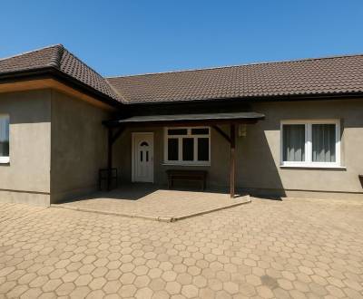 Rodinný dom s prístavbou na  podnikanie – Tešedíkovo