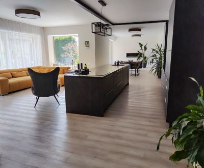 Predaj rodinného domu v Kalinove – moderné bývanie s veľkým dvorom