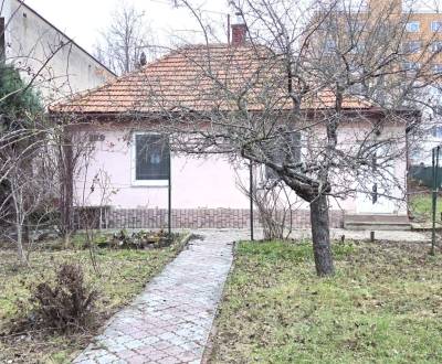 Rezervované! Na predaj rodinný dom Levice!.