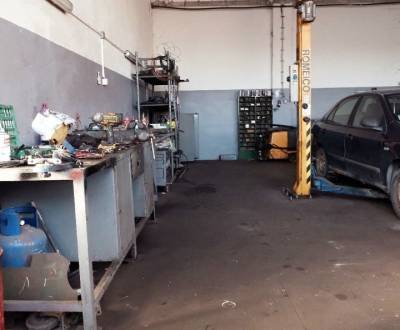 Prevádzková budova-AUTOSERVIS na predaj vo Veľkých Úľanoch