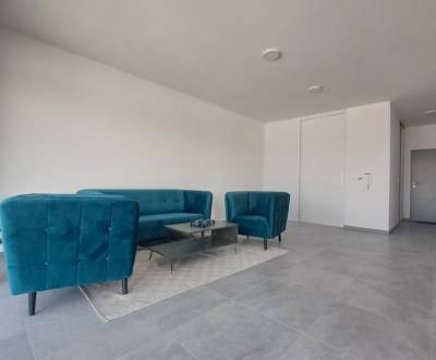 SKOLAUDOVANÉ! Posledné voľné obchodné priestory na predaj v novostavbe