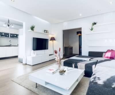 PREDAJ charizmatický  3-IZBOVÝ byt so zariadením -Ševčenkova 