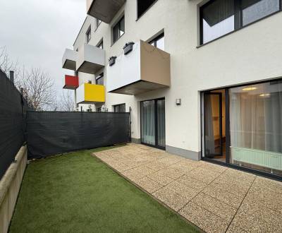 Novostavba 2 izbový byt s terasou a garážovým parkovacím miestom Nitra