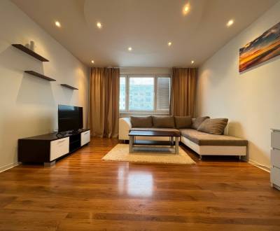 Prenájom zrekonštruovaného 3-izbového bytu – Hájik, Žilina