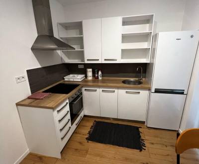 Prenájom - MODERNÝ 2 izbový byt s parkovacím miestom