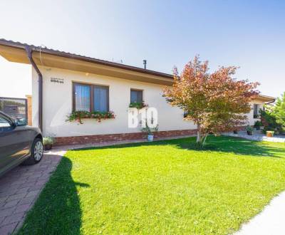 REZERVOVANÉ I ÚTULNÝ 4 IZBOVÝ DVOJDOM S PRIESTRANNOU TERASOU