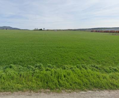 PREDAJ- Priemyselný pozemok 133.667 m2- 7 km od Jaguar-Landrover