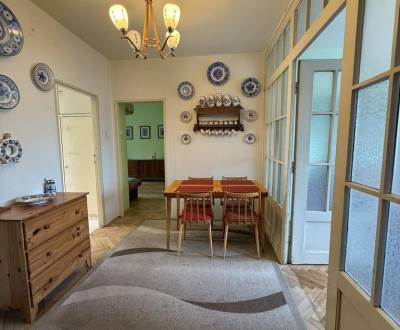 Rezervované: Priestranný svetlý byt s balkónmi pri Kuchajde. Vajnorská