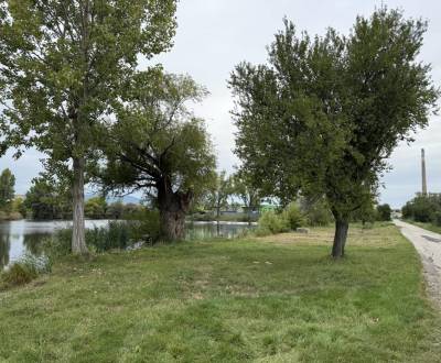 Pozemok na investíciu, pri priemyslenej zóne, pri novom obchvate.