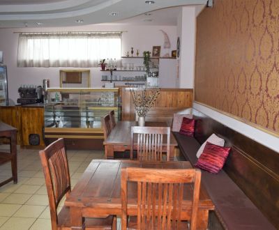 Na prenájom obchodný priestor v  centre mesta Komárno, 31,31 m2.