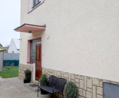 Prenájom priestorov schválených na služby 22m2, Piešťany