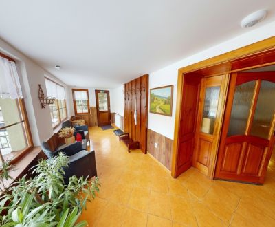 ZNÍŽENÁ CENA !!! (641 m²) 8i PRIESTRANNÝ DOM V SRDCI OBCE HNILČÍK
