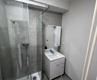 Na predaj 4i byt, prerobený na dva 2i, vhodný aj ako investícia 