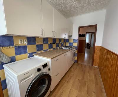 EXKLUZÍVNY PREDAJ  3 izbový byt v atraktívnej lokalite, Revolučná štvť