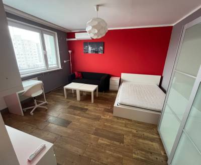 Exkluzívne | Na prenájom zariadený 1i byt pri Draždiaku Petržalka