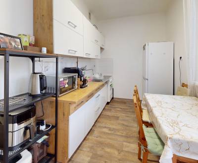 Priestranný 3 izbový byt s dvomi balkónmi, BA III. Kramáre, Stromová