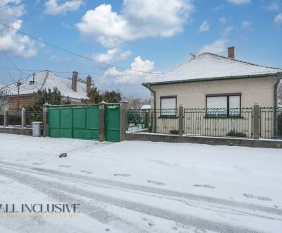 Na predaj 4-izbový rod. dom na 28-ár pozemku, Vrakúň