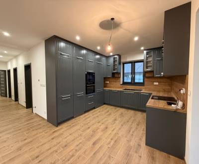 Ihneď obývateľný 4-izbový bungalov len 14 min. od Púchova