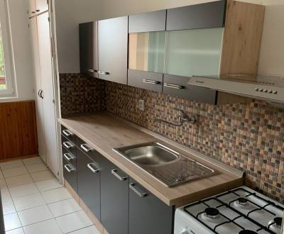 2-izb. byt, Nobelova ul., Nové Mesto, 2.p./7, balkón