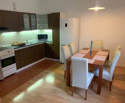 2-izb. byt, Tylova ul., Nové Mesto, tehlový dom