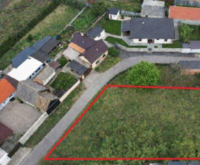 STAVEBNÝ POZEMOK NA RODINNÝ DOM ALEBO DVOJDOM, GAJARY