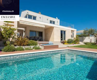 Priestranná vila na predaj v Primoštene, Chorvátsko