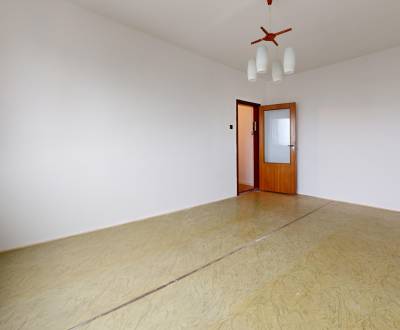 Svetlý 1-izbový byt s krásnym výhľadom v obľúbenej časti Dúbravky