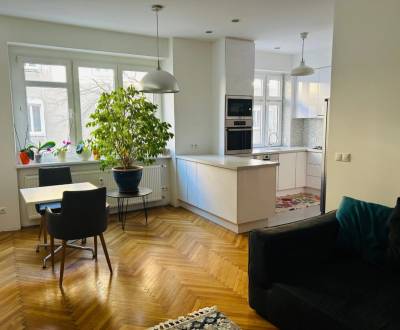 Prenájom 3 izbový byt, Belopotockého ulica, Bratislava I. Staré Mesto