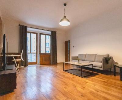 REZERVOVANÉ Priestranný 2i byt so samostatnou kuchyňou