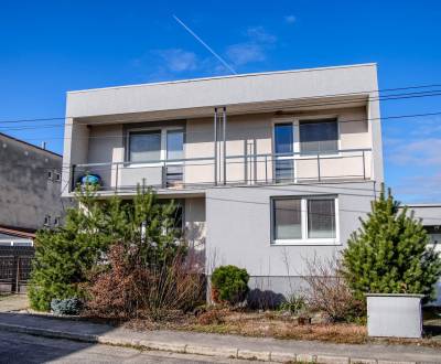 Priestranný rodinný dom Športová ulica, Moravany nad Váhom