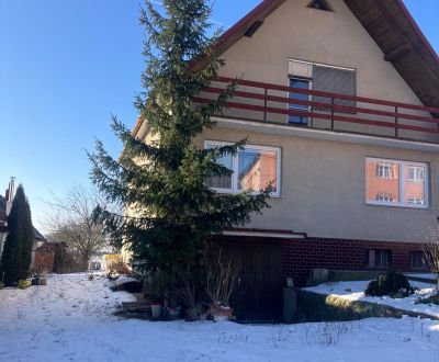 Rezervované. !!!RD s veľkým pozemkom aj na farmárčenie.