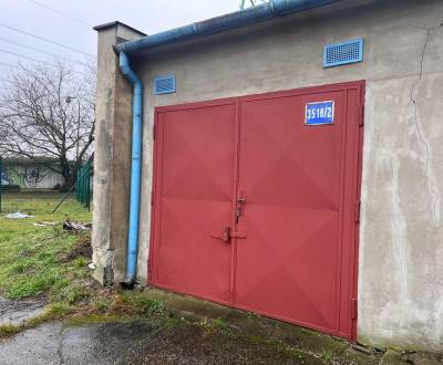 SAMOSTATNÁ PANELOVÁ GARÁŽ S ELEKTRINOU A MONTÁŽNOU JAMOU - RUŽINOV