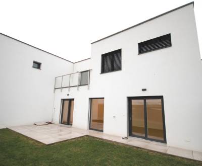 Rodinný dom vo vysokom štandarde, Legionárska - Trenčín