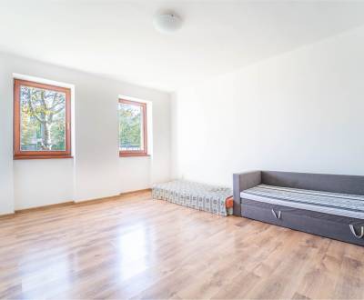 RD PO REKONŠTRUKCII spolu so STAVEBNÝM POZEMKOM na druhý dom - takmer 