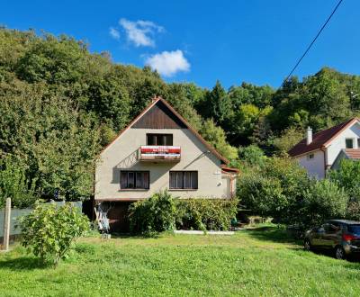 5-IZBOVÝ RODINNÝ DOM A STAVEBNÝ POZEMOK 939 m², NEŠTICH,TOP LOKALITA!