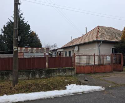 Na predaj rodinný dom so záhradou v obci Dolný Pial 