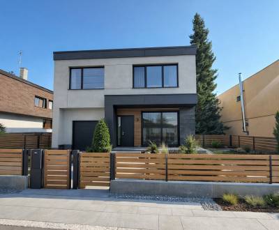 Veľkorysý 5-izbový rodinný dom v pokojnej časti Topoľčany – Mravenisko