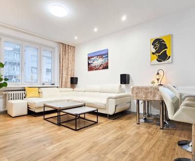 PREDAJ-VÝNIMOČNÝ, ZREKONŠTRUOVANÝ 3-IZBOVÝ BYT, BRATISLAVA-STARÉ MESTO