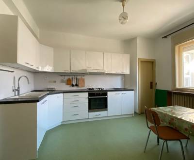 4 IZB. RODINNÝ DOM vhodný pre firmu