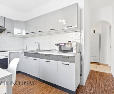 NA PRENÁJOM 3-IZB.BYT S BALKÓNOM A PIVNICOU,NOVÉ ZÁMKY