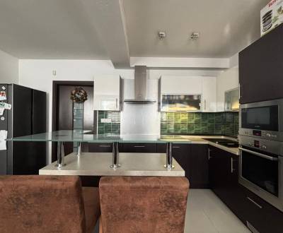 Prenájom 3-izb.byt s balkónom,69m2,kryté parkovanie,Bratislava-Ružinov