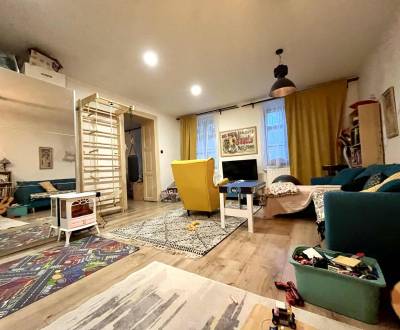 Prerobený 4-izbový meštiansky rodinný dom, Komárno