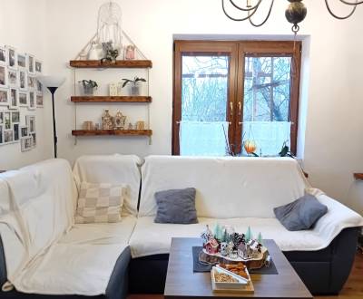 Rodinný dom, Vršatské Podhradie, okres Ilava