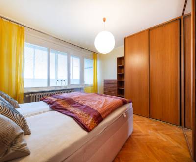 NA PREDAJ 3-izbový byt v centre, jedinečný výhľad na mesto, Nitra