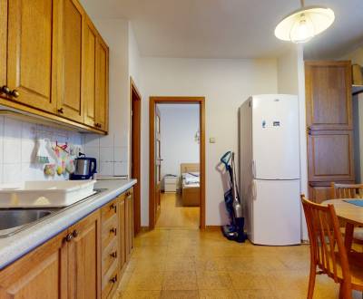 Veľkometrážny 3i byt s výťahom a pivnicou | Ružinov | 82m2